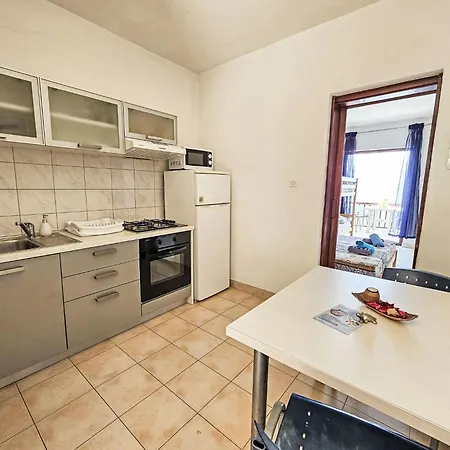 Octopus-4 By Interhome Appartamento Bogomolje