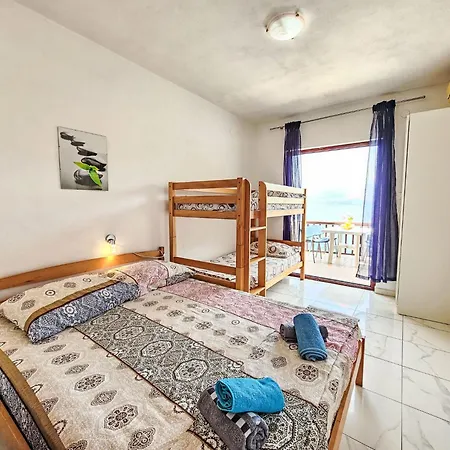 Octopus-4 By Interhome *