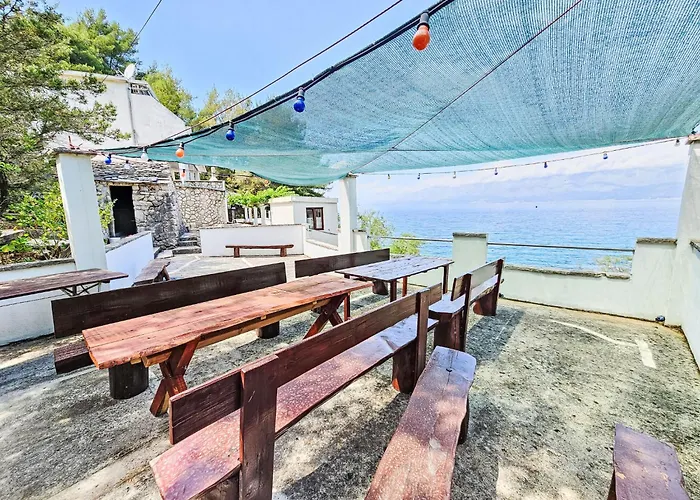 Octopus-4 By Interhome Lägenhet