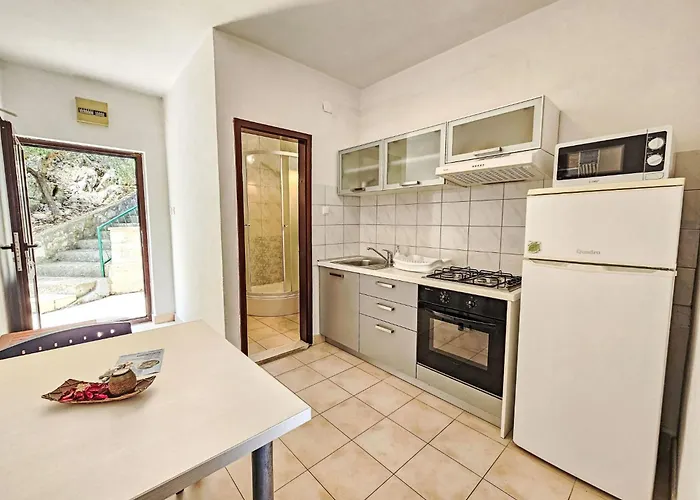 Lägenhet Octopus-4 By Interhome Bogomolje