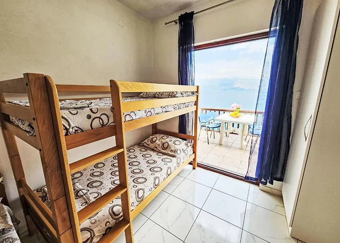 Octopus-4 By Interhome