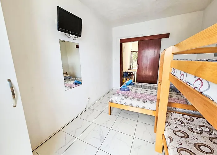 Octopus-4 By Interhome Bogomolje