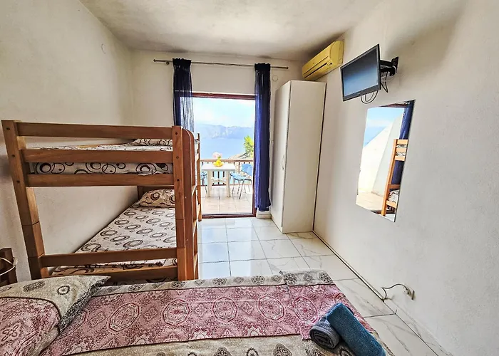 Octopus-4 By Interhome